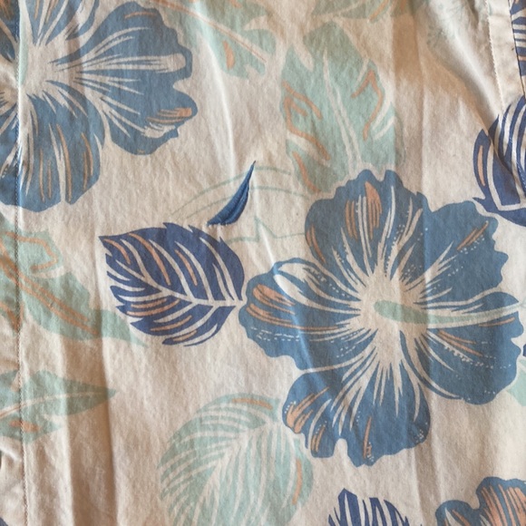 Nautica size medium floral pattern short sleeve button up - Picture 3 of 4